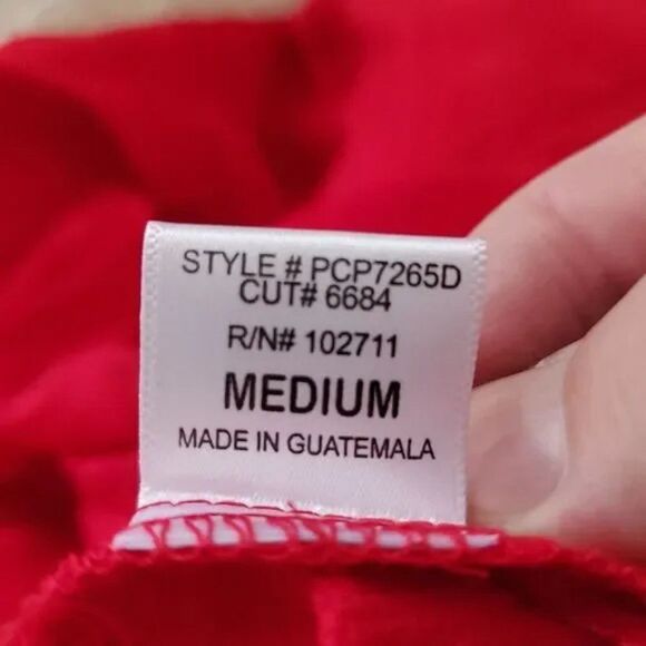 NEW! Gibson | Back Pleat Blouse - size Medium in Red - Picture 12 of 13